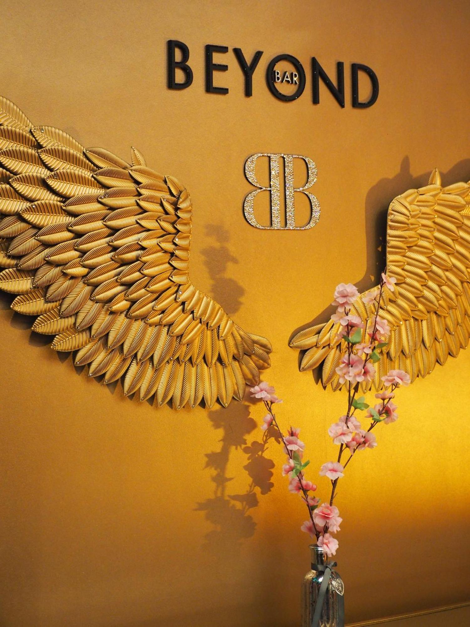 Beyond - Romantic Basement Apartment - Close To Beach - With Parking ボーンマス エクステリア 写真